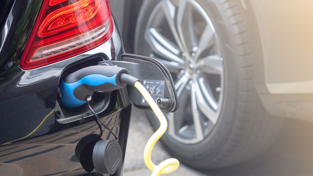"The Role of Electric Cars in Reducing Emissions | Energy Efficiency"