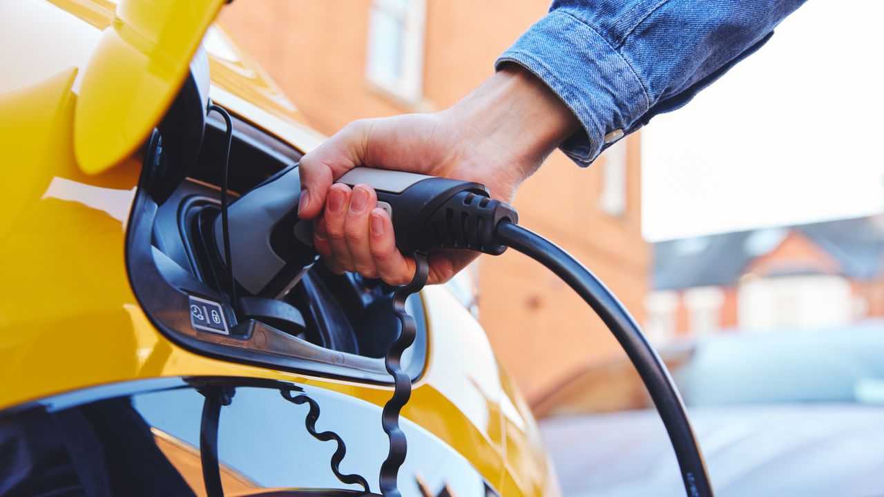 "Optimizing EV Charging Infrastructure: Power Usage & Serviceability Monitoring"