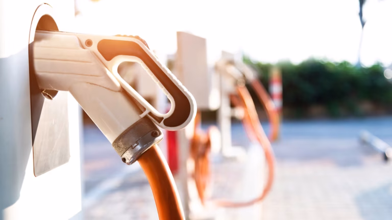 Workplace EV Charging Changes Commuter Habits